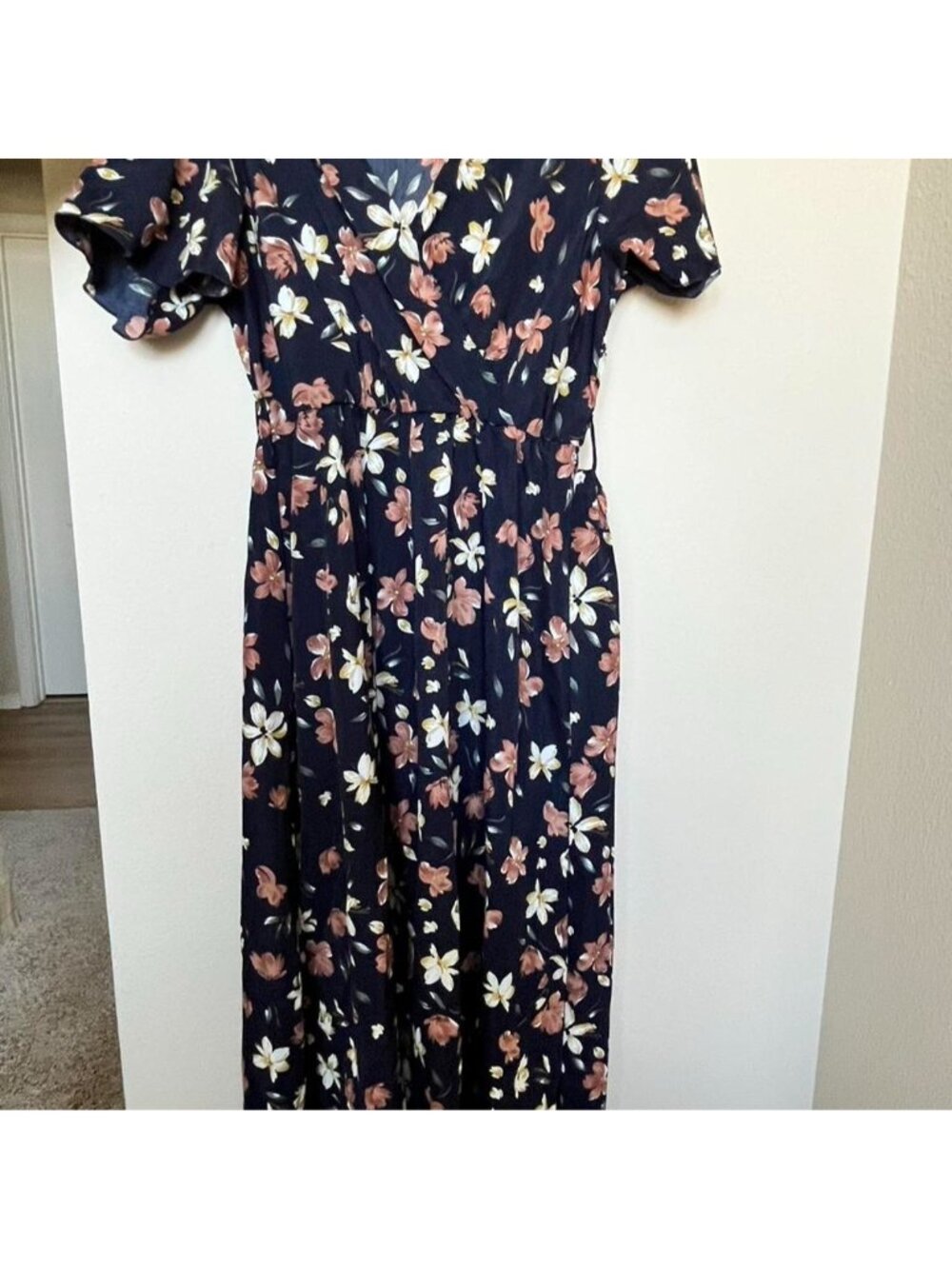 Navy blue floral midi dress with flutter sleeves #floral #summerdress